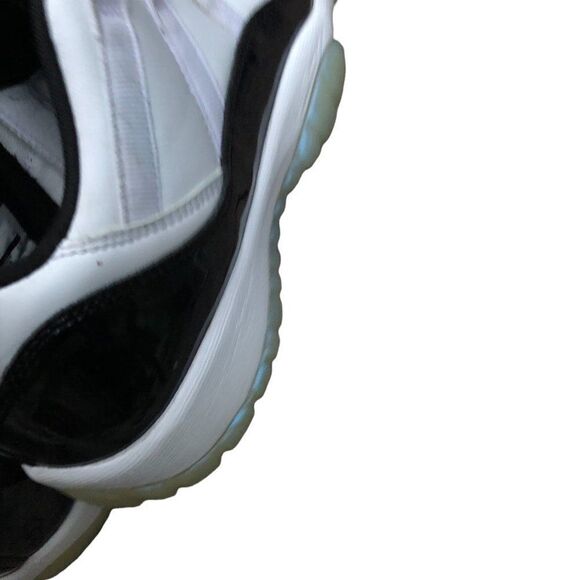 Rare 2017 air jordan 11 retro low iridescent 'Emerald' size 7 WITH BOX - Picture 9 of 16